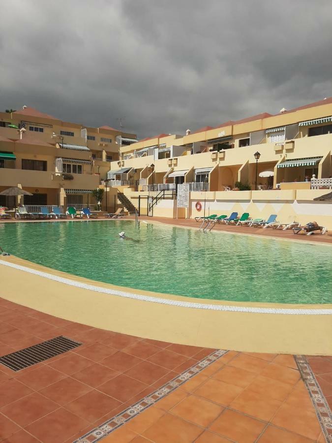 Comfortable Apartment Next To The Pools Адехе Экстерьер фото